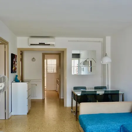 Vinyet Sunshine 2 Bed 2 Bath Steps From The